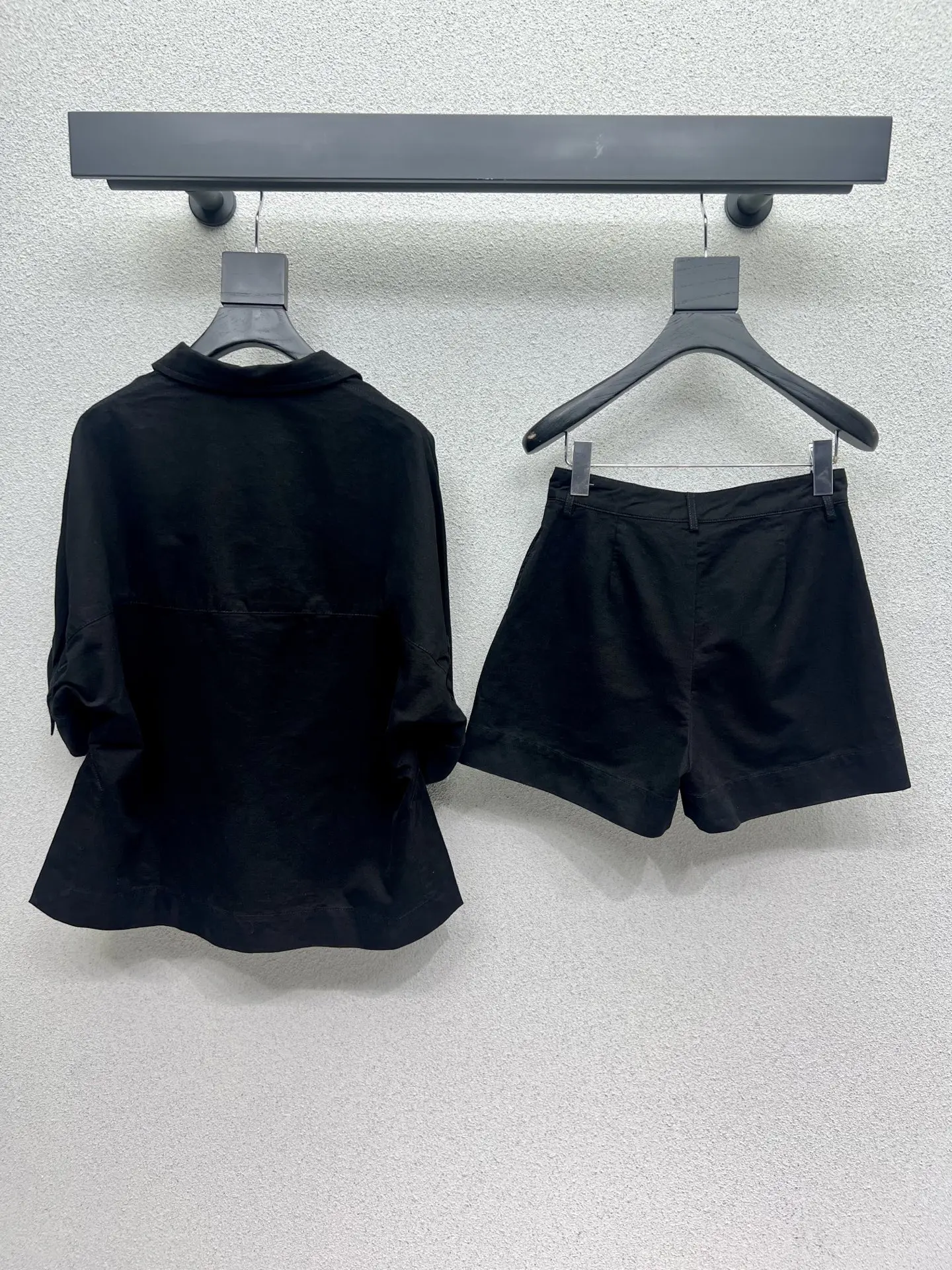 

Early Autumn New Women's Lapel Half-sleeved Shirt And Shorts Casual Suit