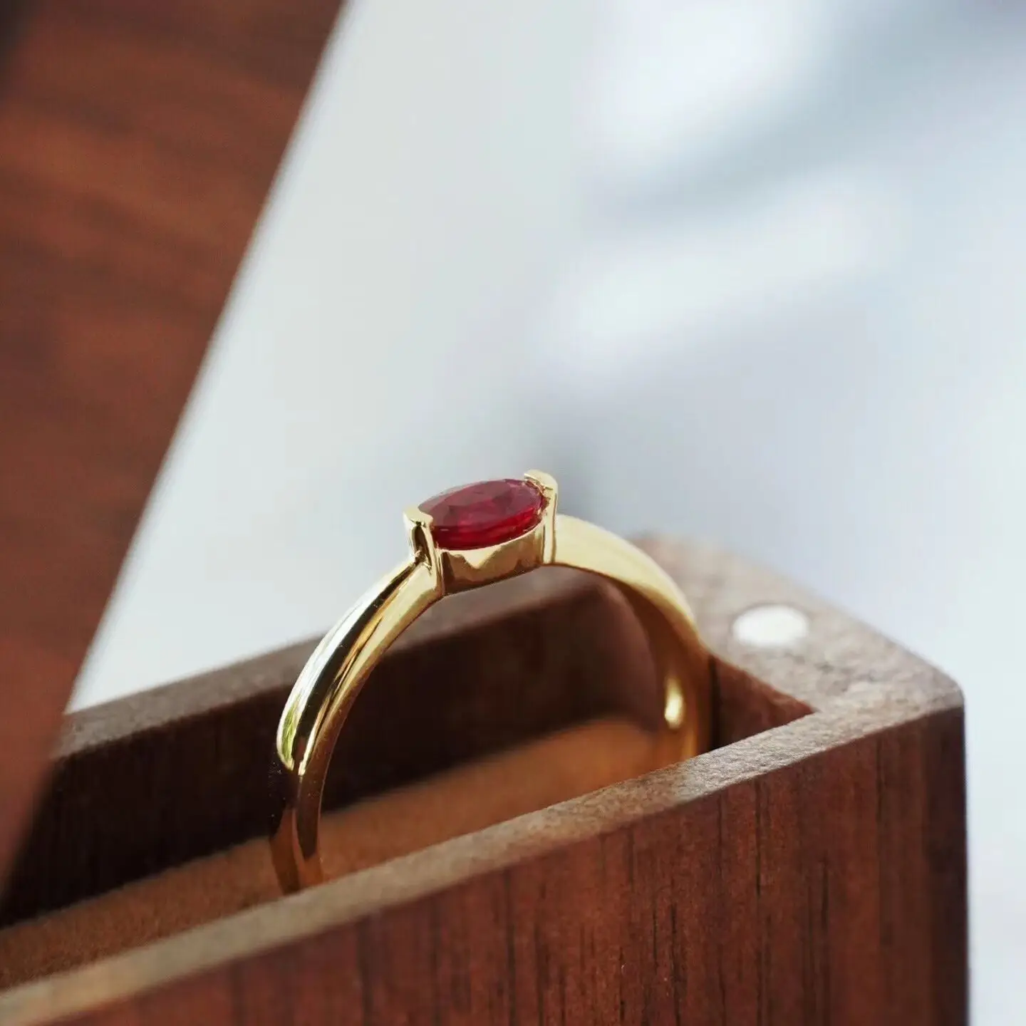 

MADALENA SARARA 18K Gold Women Ring Ruby Stone Prong Setting Simple Style Excelente Jewelry