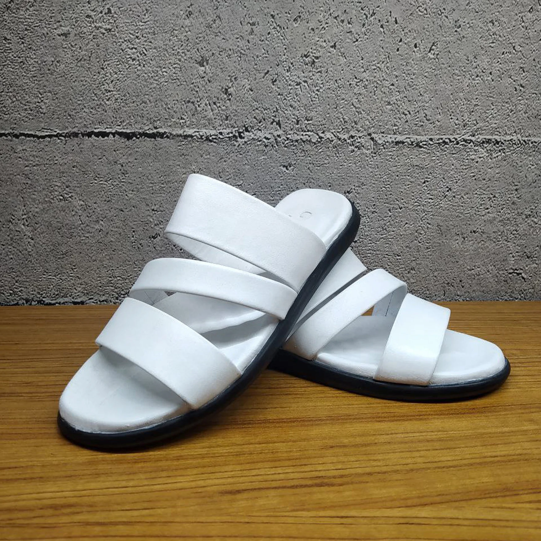 

GROZ White Leather Slippers, Real Calfskin, Lightweight EVA Sole, Sliders for Travelling Lightweight Outdoor Sandals