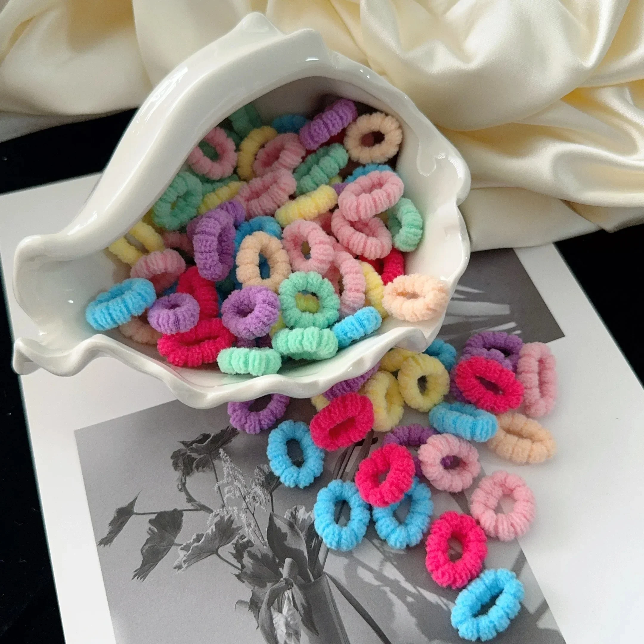 50 sztuk/partia cukierki kolor dzieci solidne elastyczne opaski do włosów dziewczynek Scrunchie opaski gumowe słodkie dziecięce akcesoria do włosów — zdjęcie 2