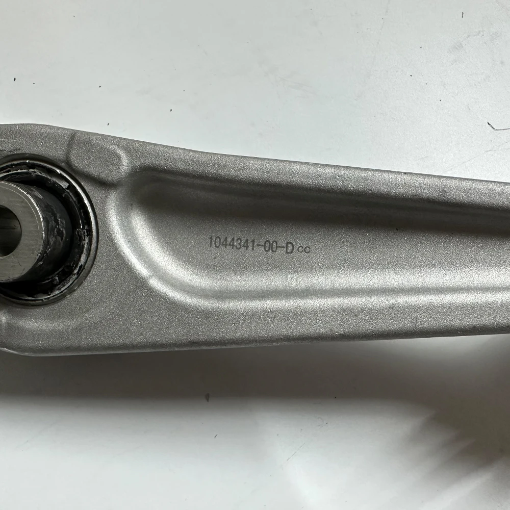 1044341-00-D Front Left & Right Side L=R Lower Rearward Control Arm For 2017-2021 Model 3 104434100D