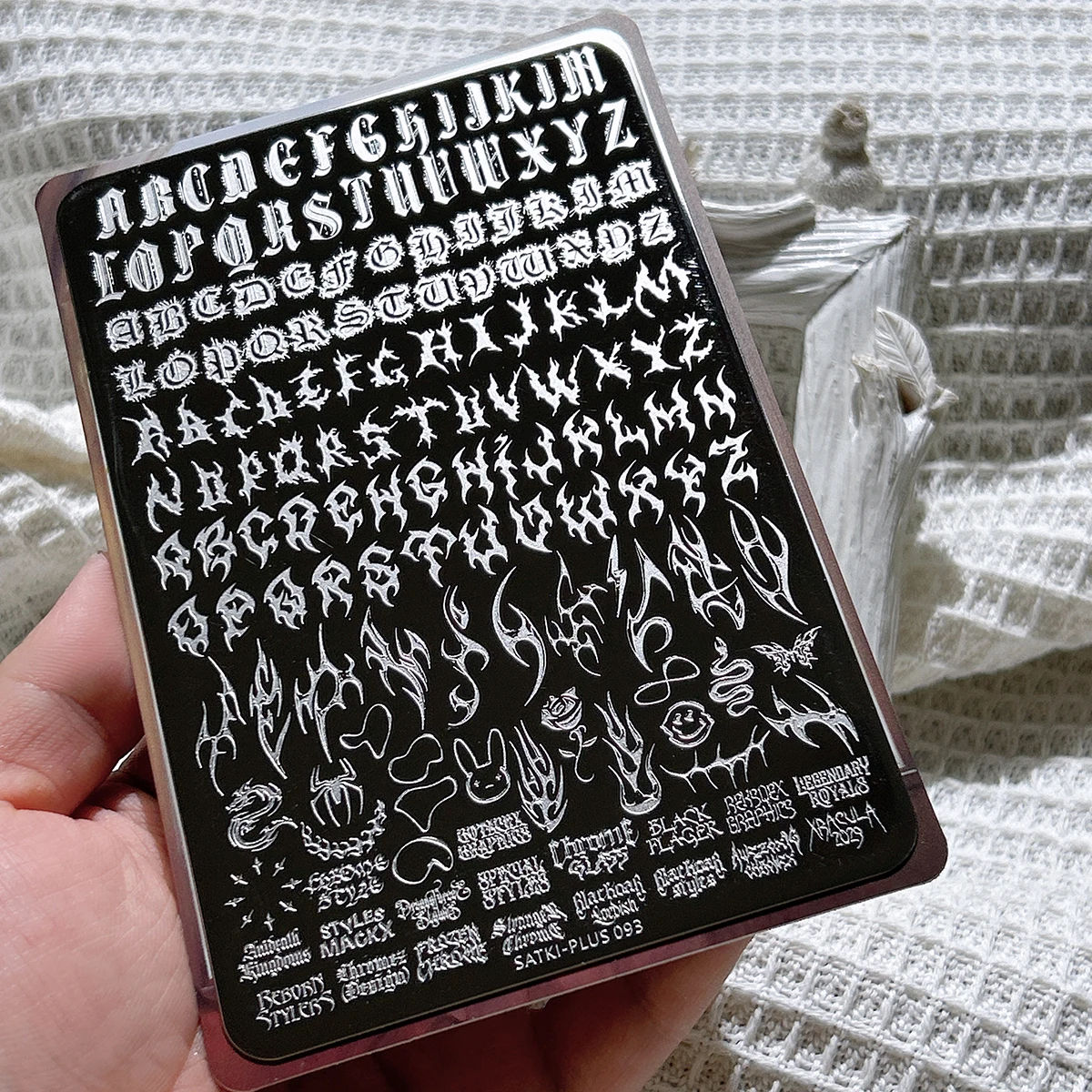 

Стальная пластина для дизайна ногтей, высококачественный шаблон для печати, темная готическая пластина для штамповки писем, английский текст, 26-буквенный шаблон для переноса ногтей, прозрачный силиконовый штамп для переноса, стальная пластина, инструмент