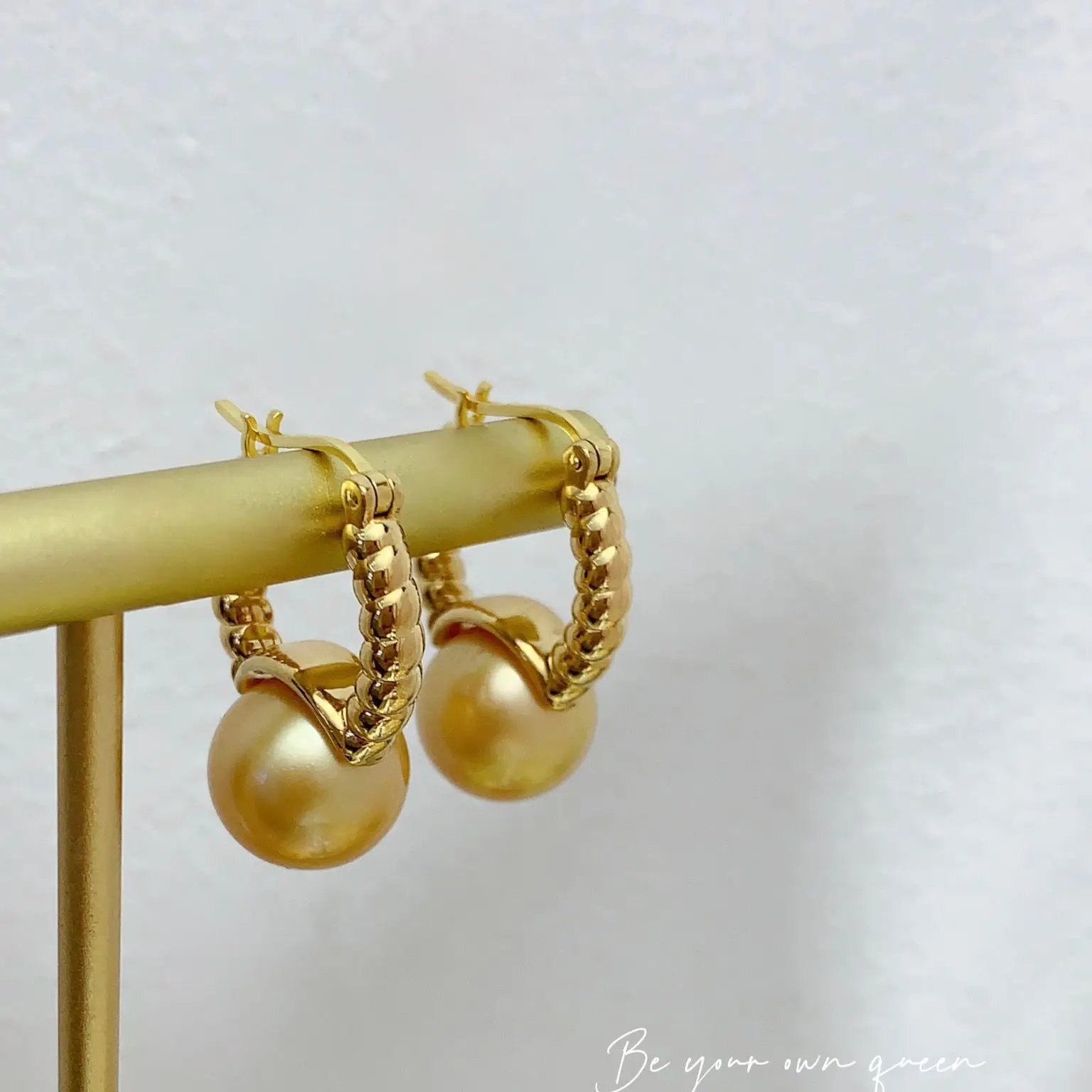 MADALENA SARARA 18k Gold Women Circle Earrings Twist Style With Southsea Gold Pearl