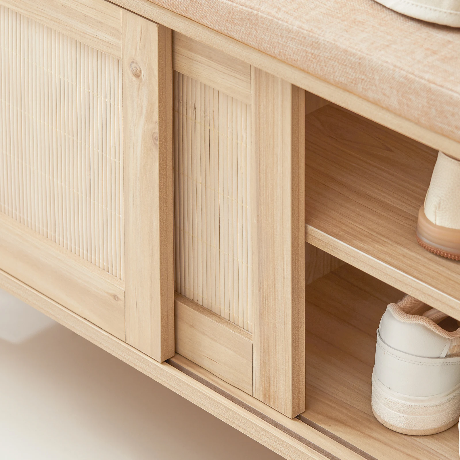 SoBuy FSR163-N Schuhbank mit Sitzfläche Sitzbank mit Stauraum Dielenbank mit Schiebetüren Schuhtruhe Sitzkommode Schuhregal – Detail 10