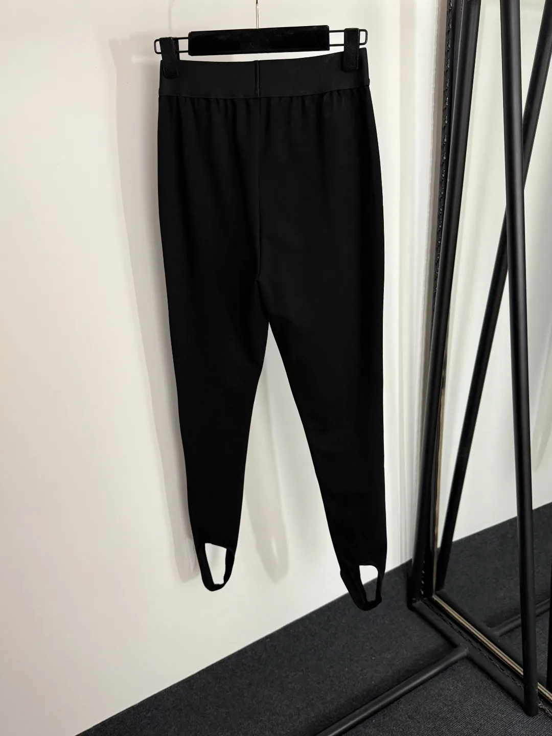 高品質の春夏用女性用織りベルトウエストシェイプ弾性スリムフィットパンツ、フットストーピングレギンス HL038