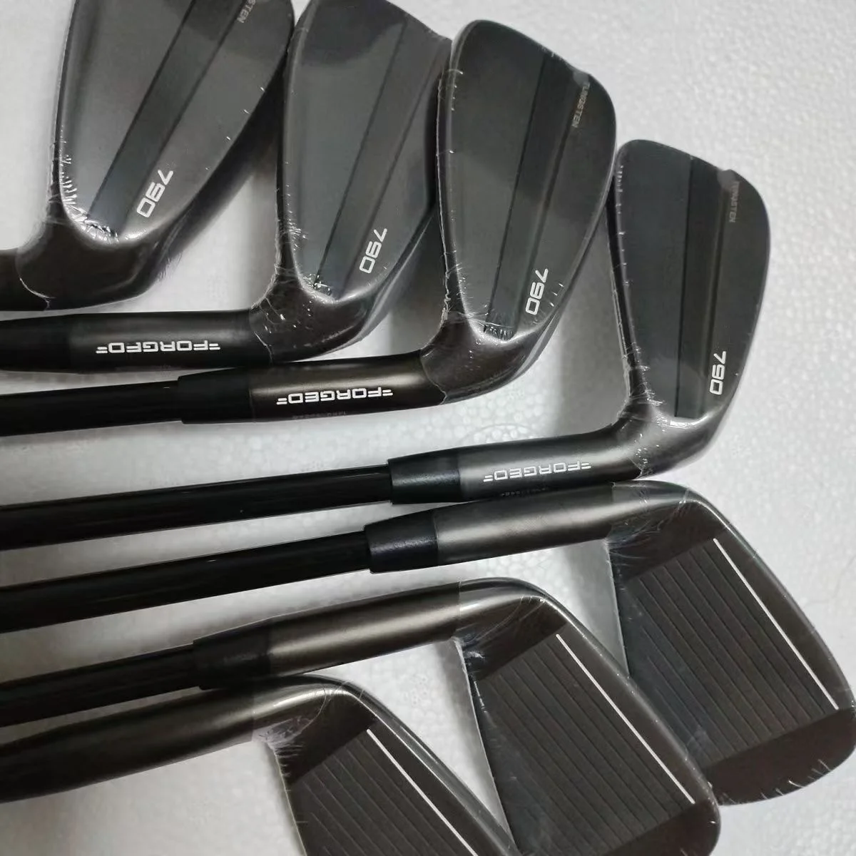 Klub Golf Baru 790 Gen4 Set Besi Golf Hitam Set Besi Tempa Tungsten 4-9P 7 Buah R/S Grafit Fleksibel/Poros Baja