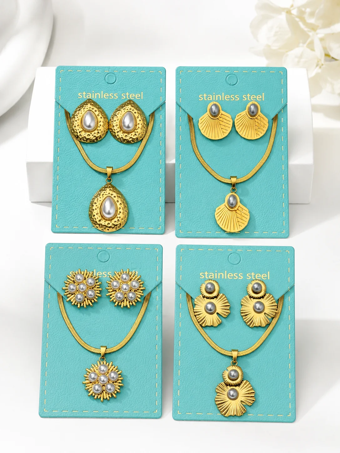 Women's Vintage Pearl Geometric Pendant Necklace Earrings Set