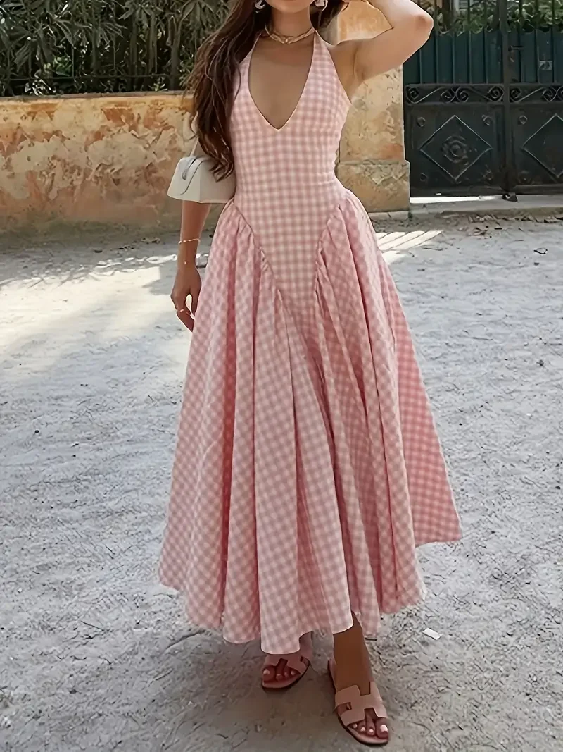 Abito da donna con cinturino per spaghetti scozzese a quadretti rosa e bianco - Maxi senza maniche con scollo a V smock sul retro e orlo svasato - Su fluido