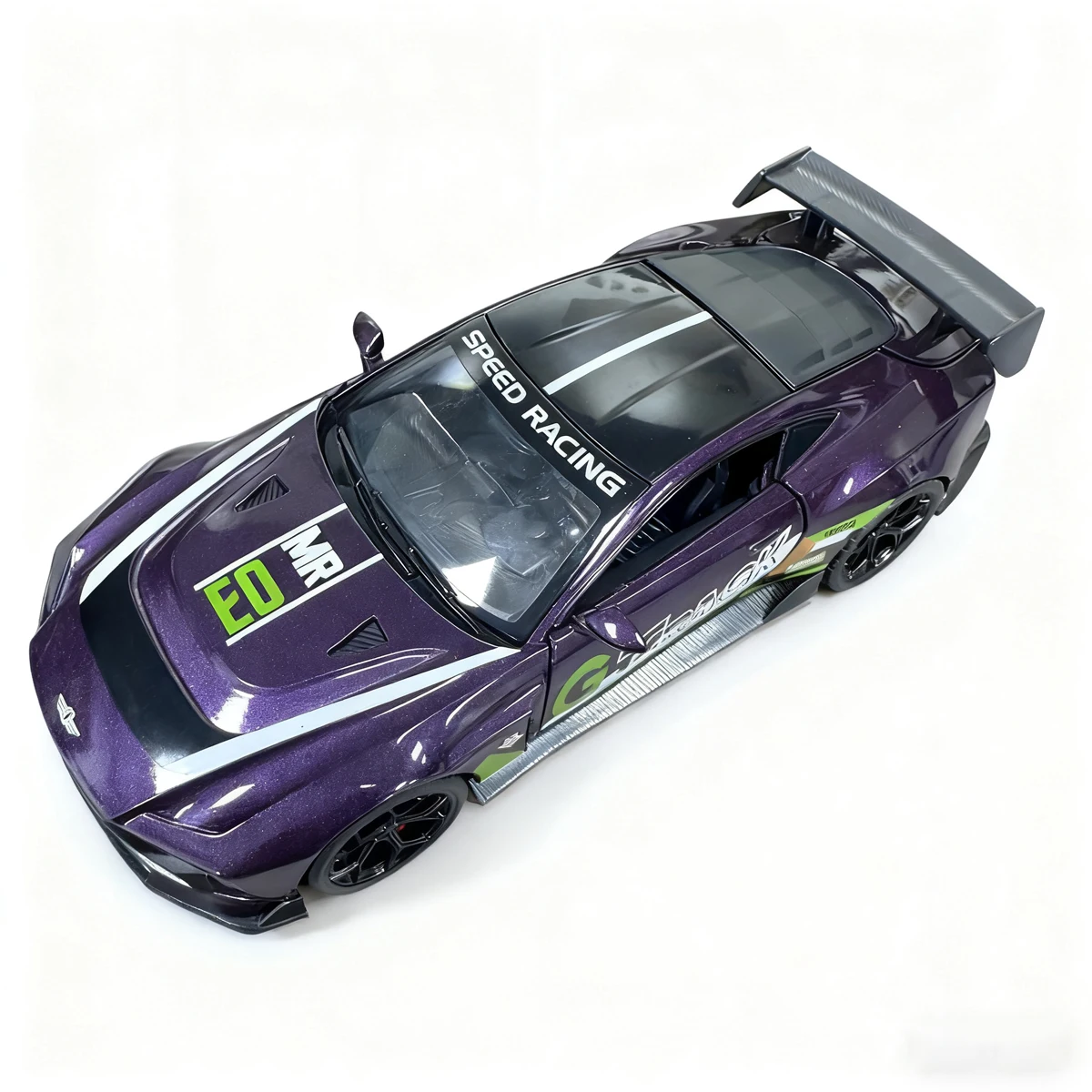 New Alloy Die-Cast Sports Car Model Gtr Printed Boy's Toy Pull-Back with Opening Doors, Collectible Ornament for Car Enthusiasts, Creative Birthday and Holiday Gift