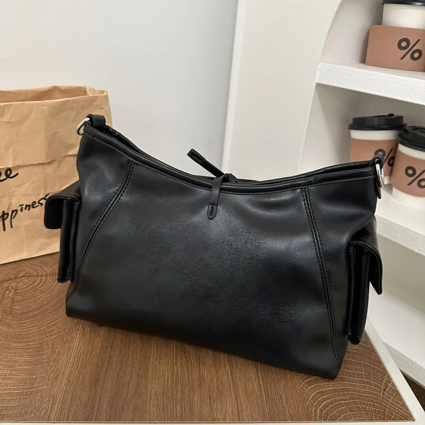 

2025 Light Luxury Large Capacity Fashionable Retro Tote Bag Casual Versatile Single Shoulder Crossbody Bag