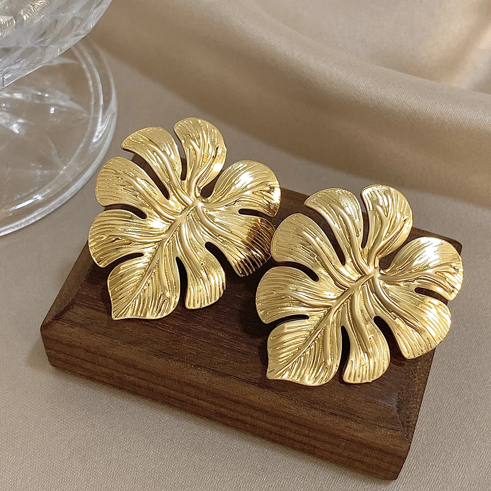 Elegant สแตนเลสขนาดใหญ่ Leaf STUD ต่างหูสําหรับผู้หญิงกันน้ําเรียบโลหะสีทองเจาะต่างหู 2025 เครื่องประดับอินเทรนด์