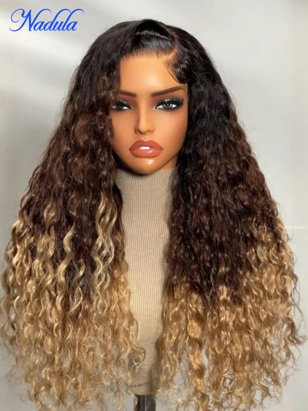 Nadula 7x5 Bye Bye Knots شعر مستعار أومبير بني إلى أشقر شعر مستعار مموج مائي مع جذور داكنة وضعه والذهاب مع رباط غير مرئي