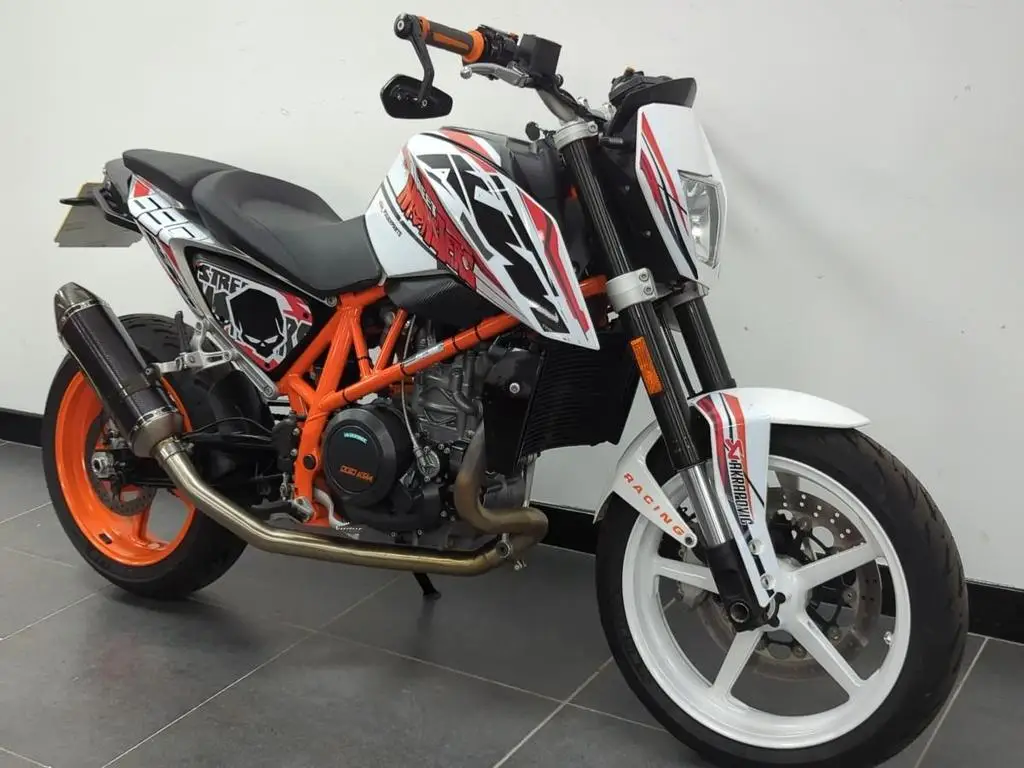 Promocyjna cena KTM Duke Duke podwójne sportowy motocykl KTM Duke 690 cm3 2012