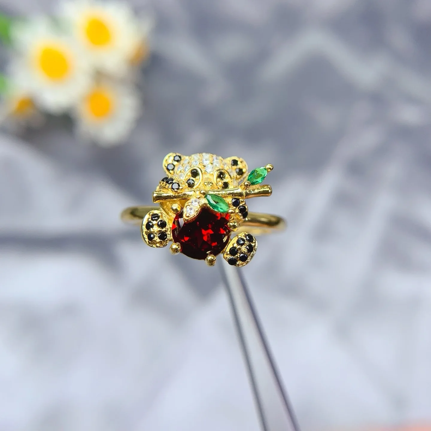KJJEAXCMY Meisjes Natuurlijke 6x6mm Open Rode Granaat Panda Ring 925 Puur Verzilverd 18K Goud Kerstcadeau voor Vriendin Bruiloft