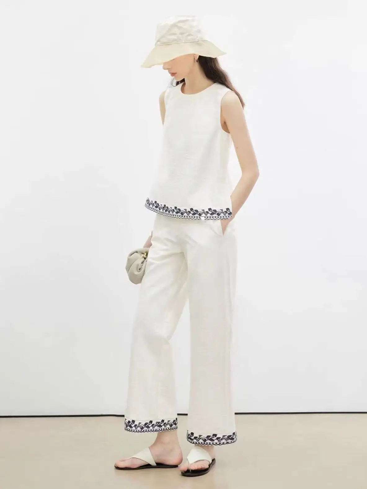 

Summer dense pure linen embroidered high-waist slightly flared trouser suit