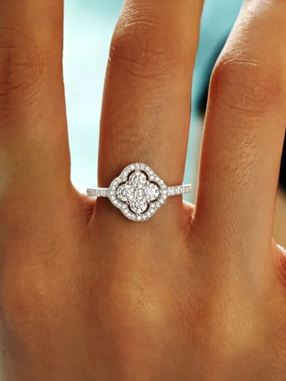 

S925 Four-Leaf Clover Lucky Silver Ring, Light Luxury Fashion Classic Artificial Gemstone Wedding Ring, Gift for Lover, Friend, Bestie, Birthday Gift, Suitable for Daily Wear/Travel/Party Wear, Women's High-End Jewelry