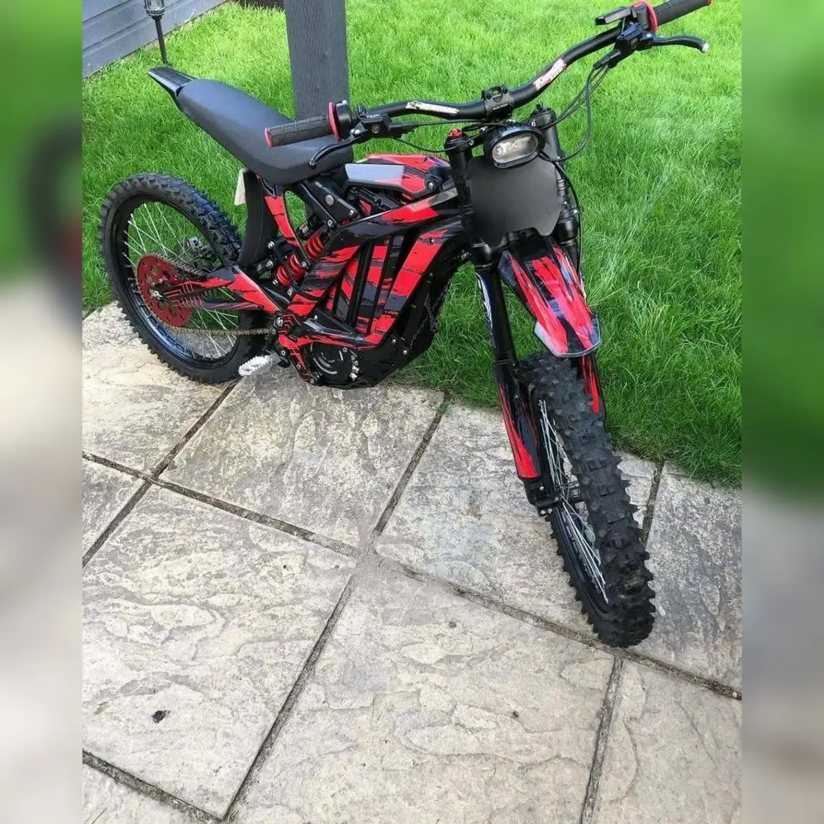 

BRAND NEW AND HOT SALES Best 2025 Arctic-Leopard XE PRO S Electric Motorcycle 72V55Ah 20KW 100km/h Speed Lithium Battery Disc Br