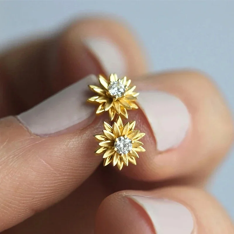 Huitan Dainty Flower stadniny kolczyki biały/złoty kolor fantazyjne akcesoria do uszu dla kobiet odzież na co dzień dziewczyny prezent oświadczenie biżuteria — zdjęcie 2