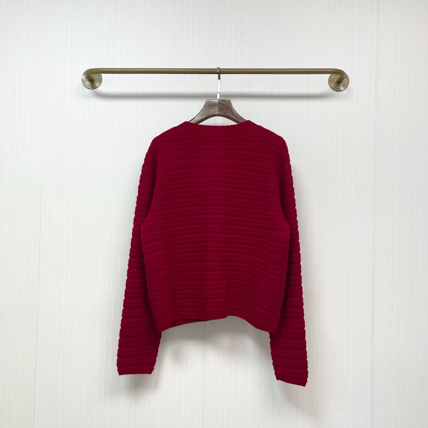 

2025 Winter New Christmas Retro Red Atmosphere Knitted Cardigan Coat Red Small Shirt 195