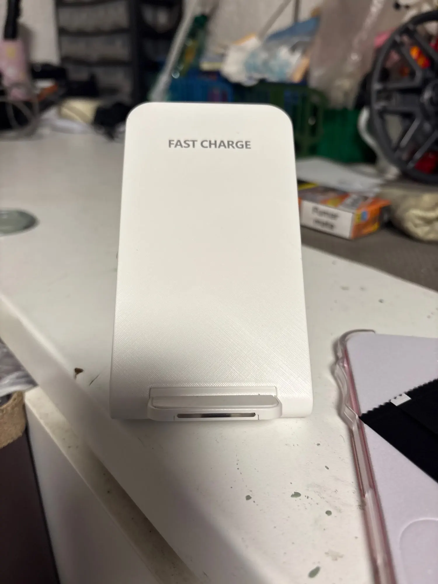 Vertical Dual-Coil 10W Wireless Fast Charger | Qi-Standard Charging Stand