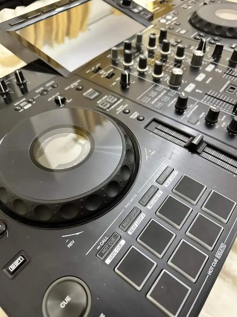 DISCOUNT  SELLING BLACK FRIDAY New  Pioneers DJ XDJ-RX3 All-In-One Rekordbox Serato DJ Controller System