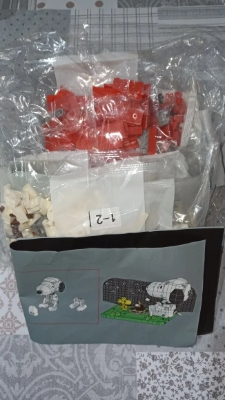 2026 964pcs Cute Cartoon Puppy Cottage Collectible Brick Puzzle Model Home Decoration Building Block Toys For Birthday Gifts photo review