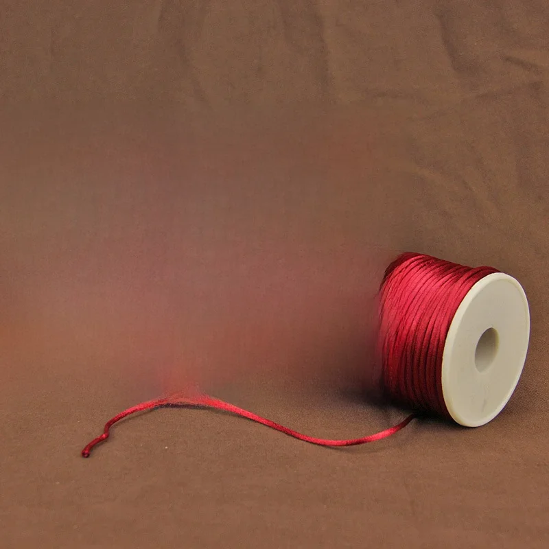 Nieuwe 2,5 mm 100 yard Chinese knoopkoord 24 kleuren Rattail satijn gevlochten string sieraden bevindingen kralen touw voor DIY mode ambacht - afbeelding 2