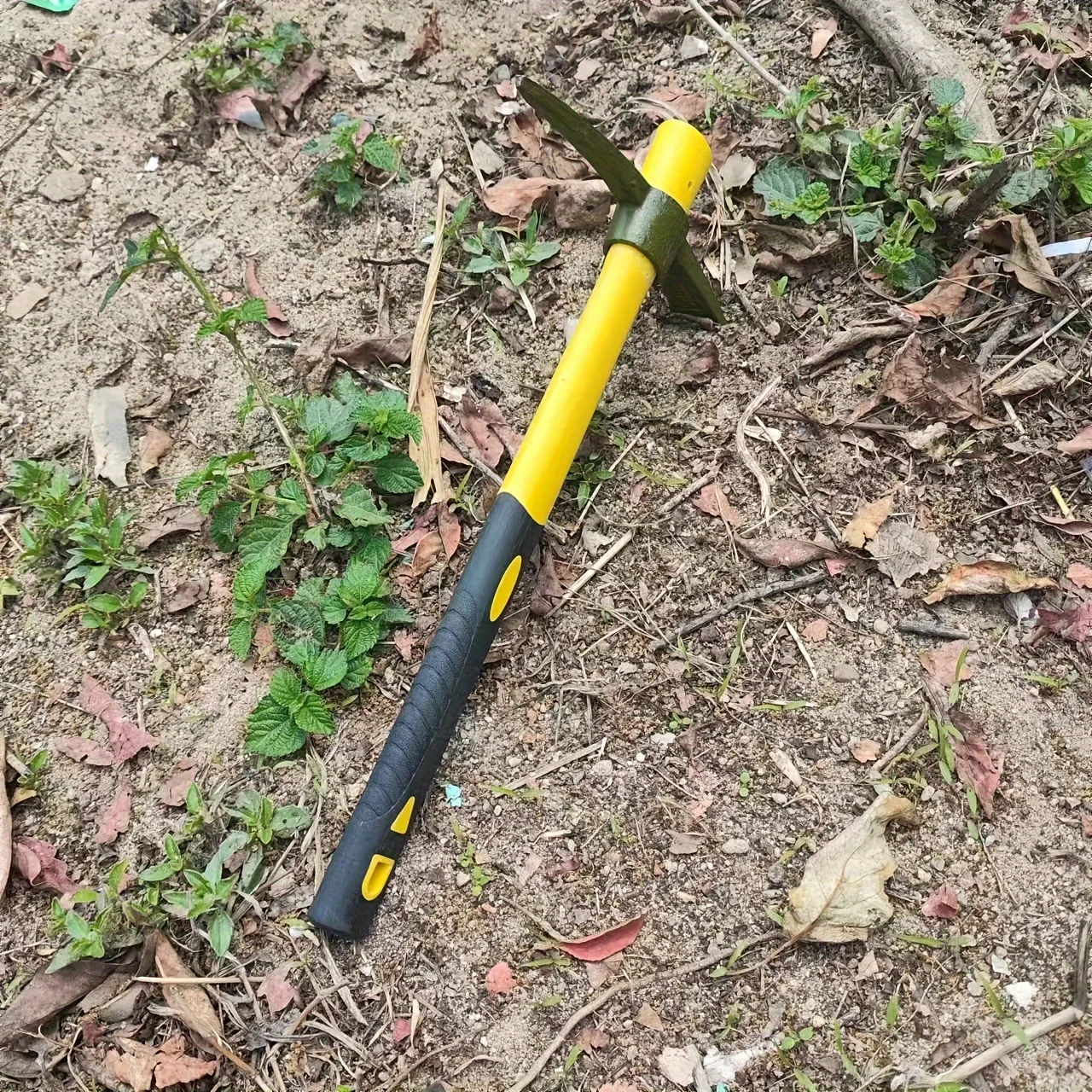 1pc Pickaxe, Fiber Plastic Handle, Hand-held, Used For Planting Flowers And Vegetables, Can Loosen Soil, Dig Trees