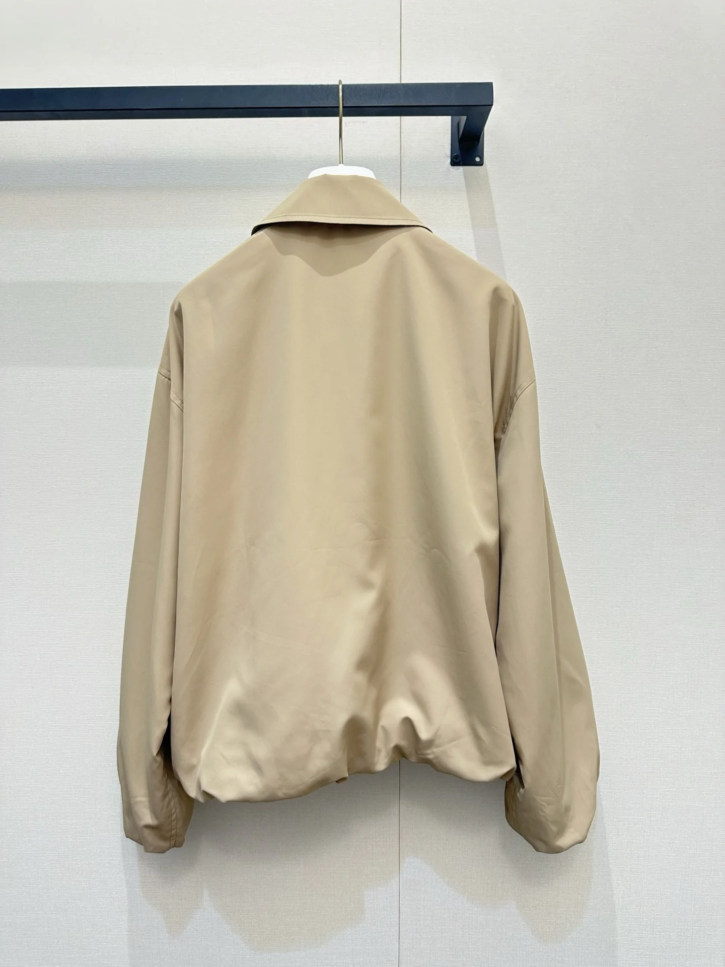 

2026 New and Fashionable Embroidered Half-Open Front Color-Blocked Long-Sleeved Jacket, Windbreaker/Windbreaker