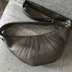 Deluxe-Umhängetasche in Croissant-Form, Nischendesign, Umhängetasche aus Lederfaden, weiche, hochwertige Business-Hobo-Tasche