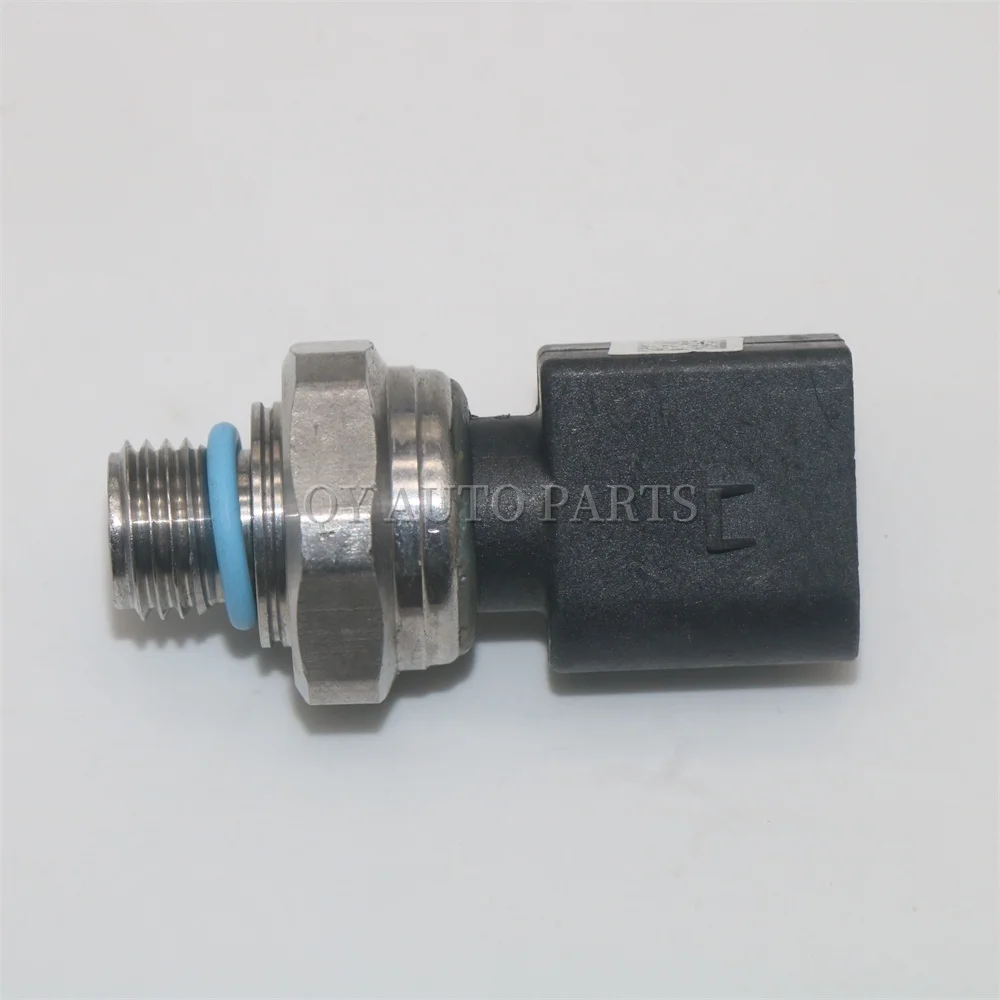 

A0111539328 Fuel Pressure Sensor for Freightliner