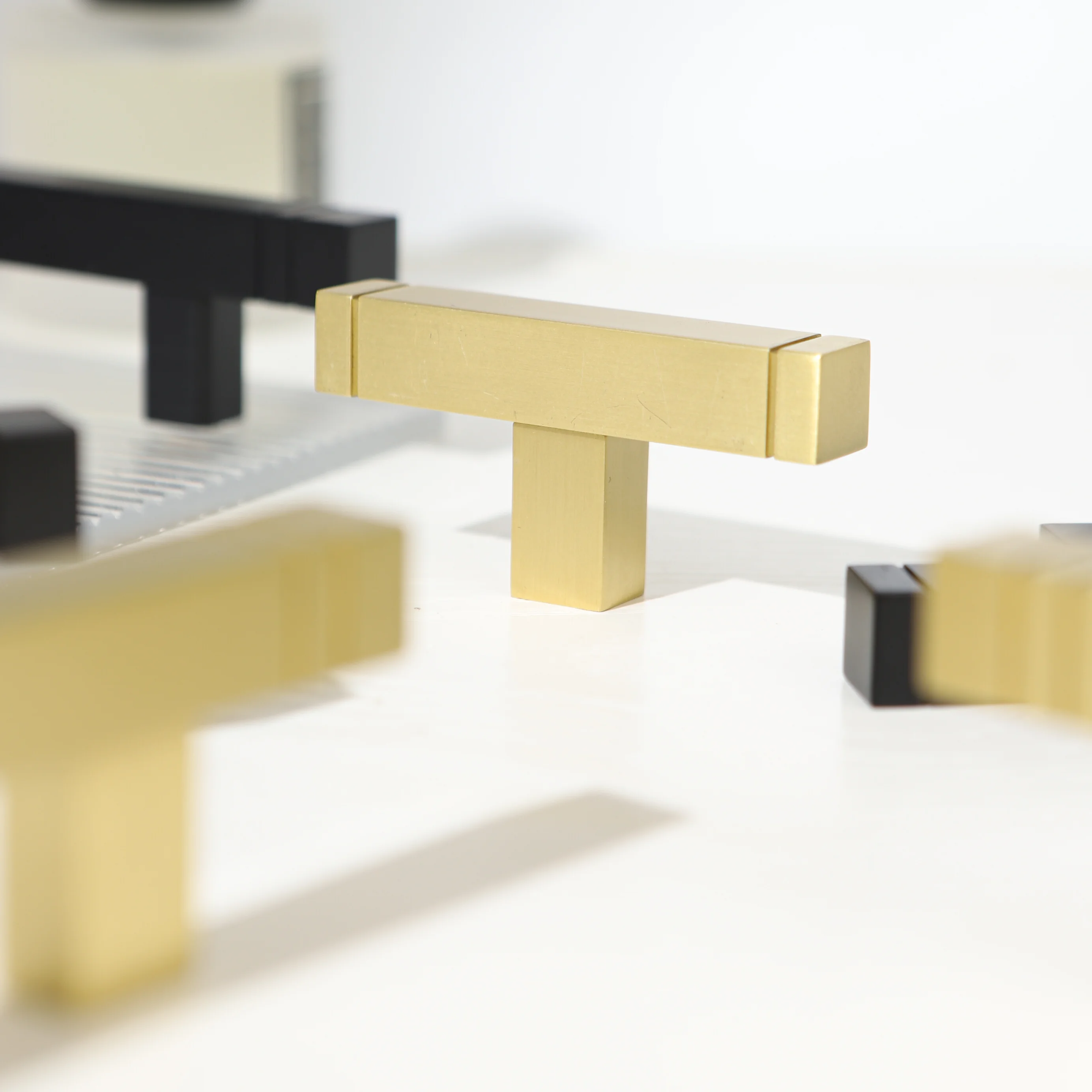 Perfect Combination Light Plate Brass Handle Simple Art Practicality Pulls Luxury Cabinet Pulls Modern Style Handles