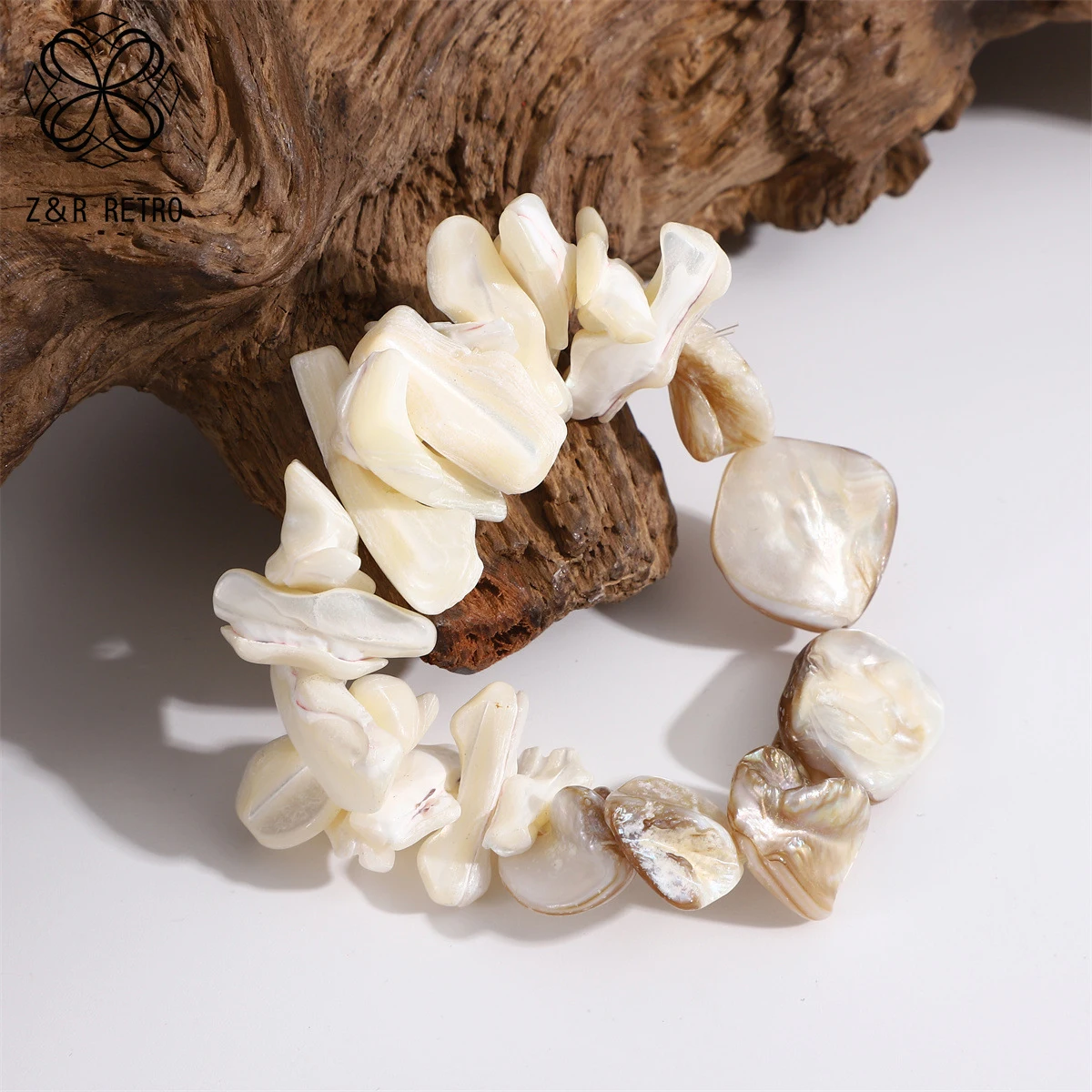 Vintage Natural Seashell Elastic Bracelet, Bold and Fashionable Irregular Beads, Stylish and Versatile