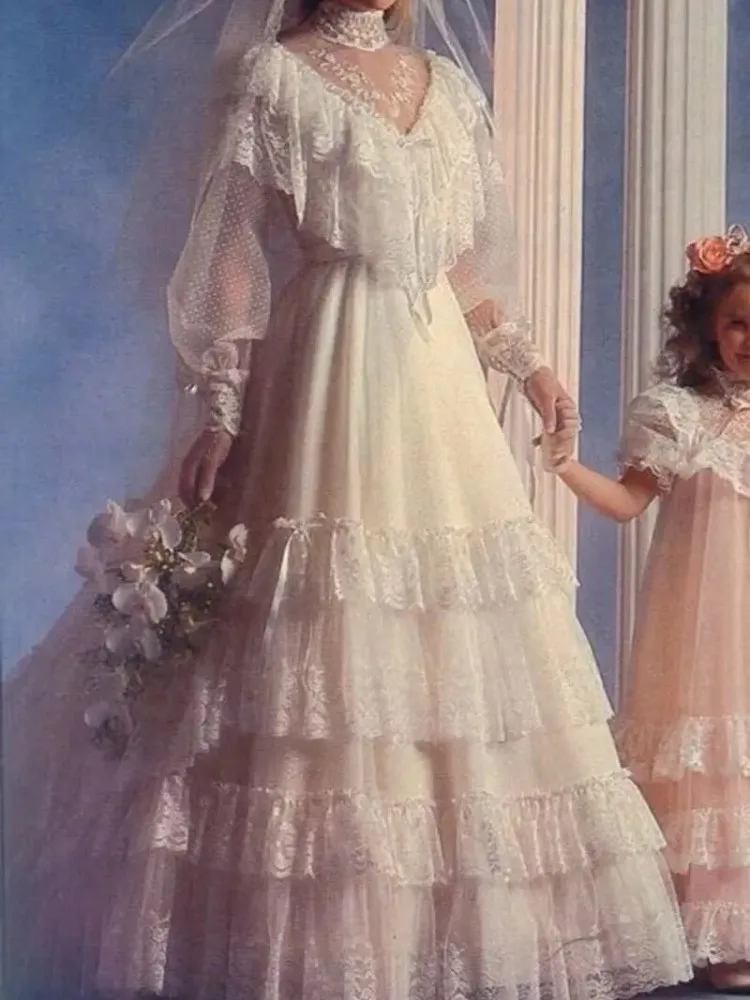 Винтажное викторианское свадебное платье, многоуровневое трапециевидное платье с высоким воротом и длинными рукавами, кружевные аппликации, свадебные платья длиной до пола, халат по индивидуальному заказу