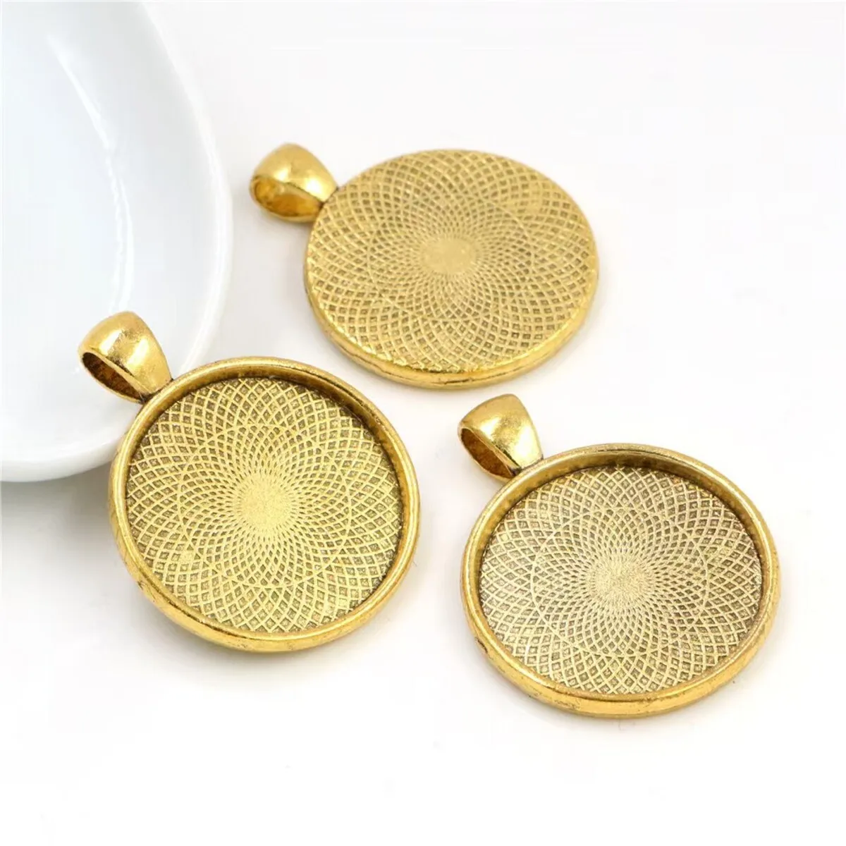 20mm 25mm 30mm Inner Size 10 Colors Plated Classic pattern series Fit 20 25 30mm Glass Cabochon Base Setting Tray