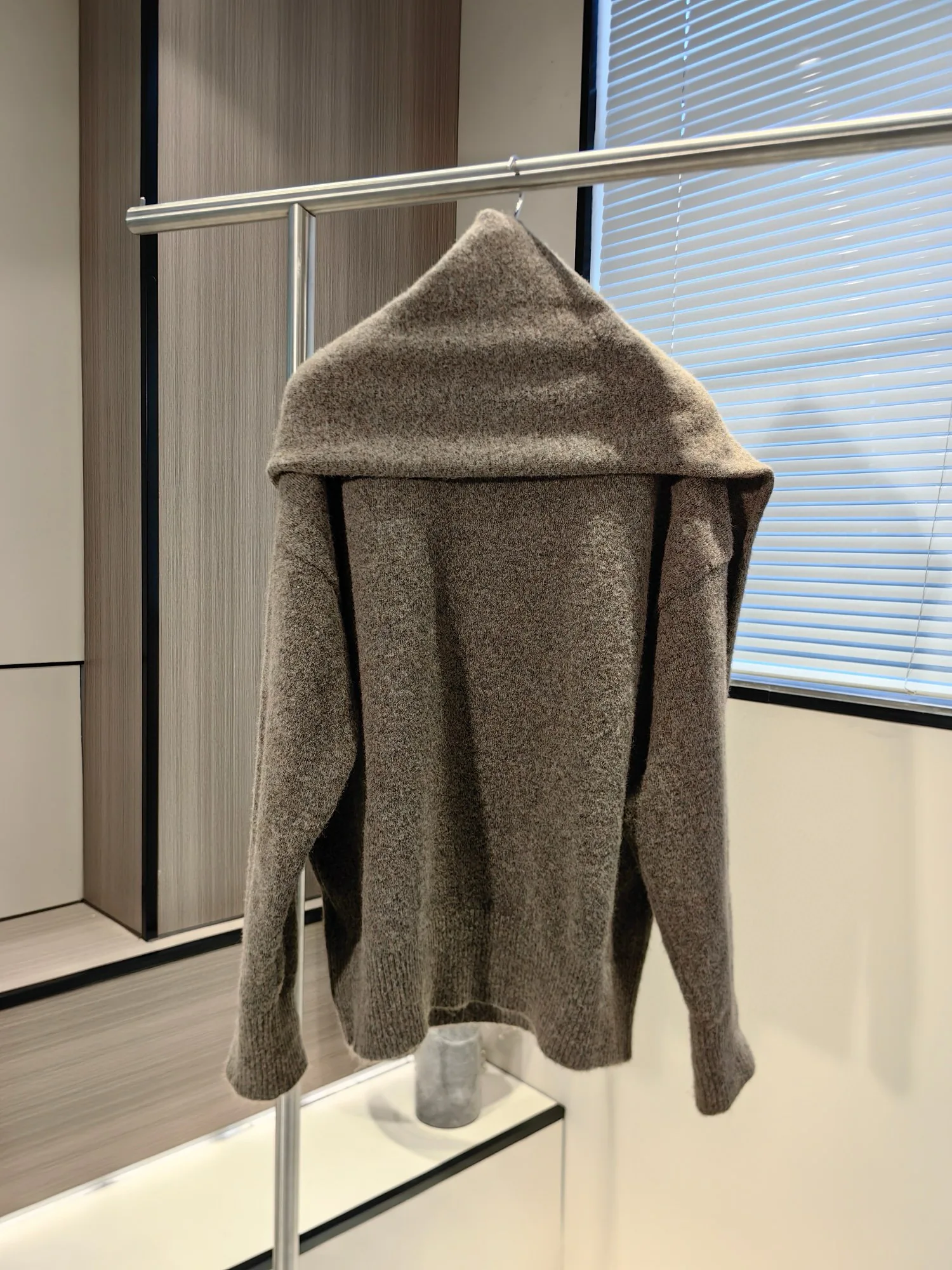 Lässiger Herbst-Winter-Wollpullover