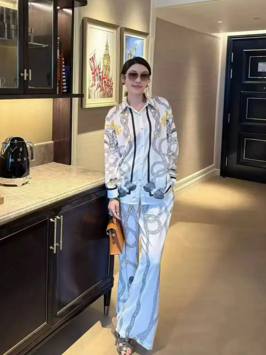 

Spring-summer women's silk wide leg trouser suit