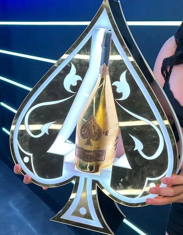 1 as prezentera butelek SPADE i 1 ACE OF SPADE CHAMPAGNE CASE
