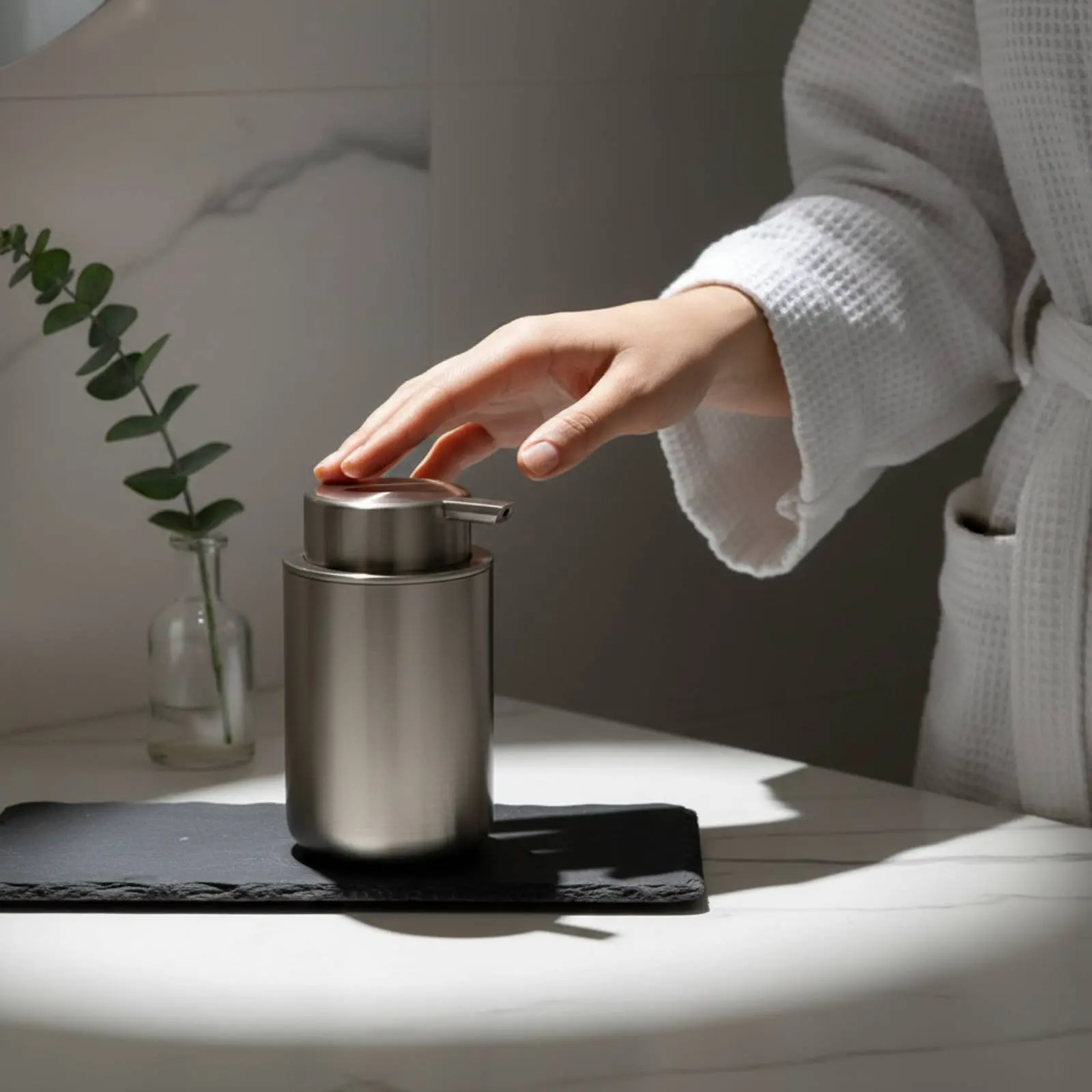304 Stainless Steel Soap Dispenser Liquid Dish Soap Pump for Kitchen Countertop Rustproof Dishwashing Liquid Container