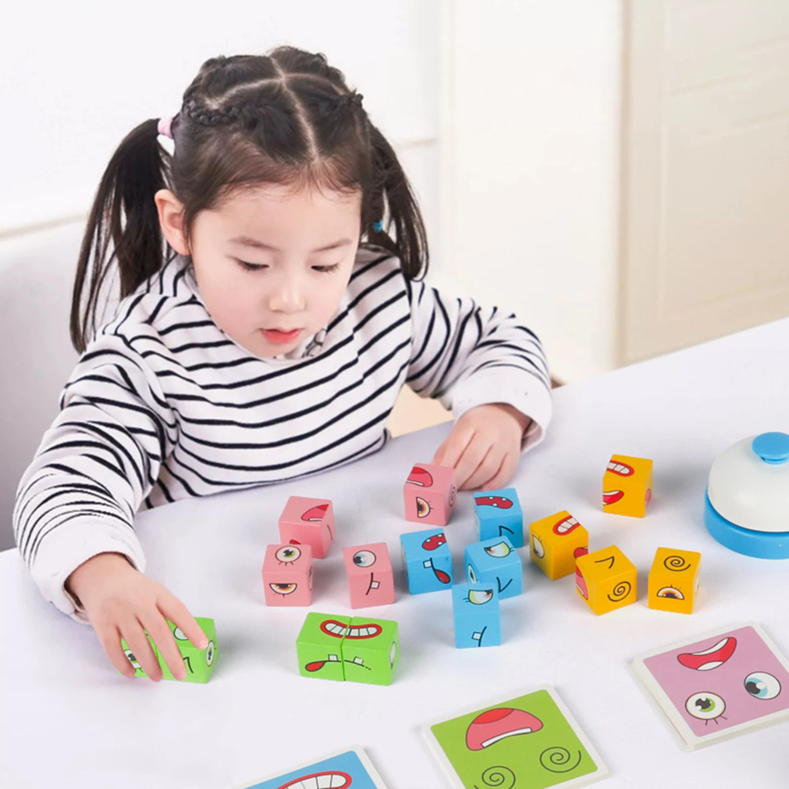 บล็อกไม้มอนเตสซอรี่จับคู่สีสันและเปลี่ยนหน้าตัวละคร พร้อมการ์ดเกม 40 แบบ ของเล่นเสริมพัฒนาการสำหรับเด็ก