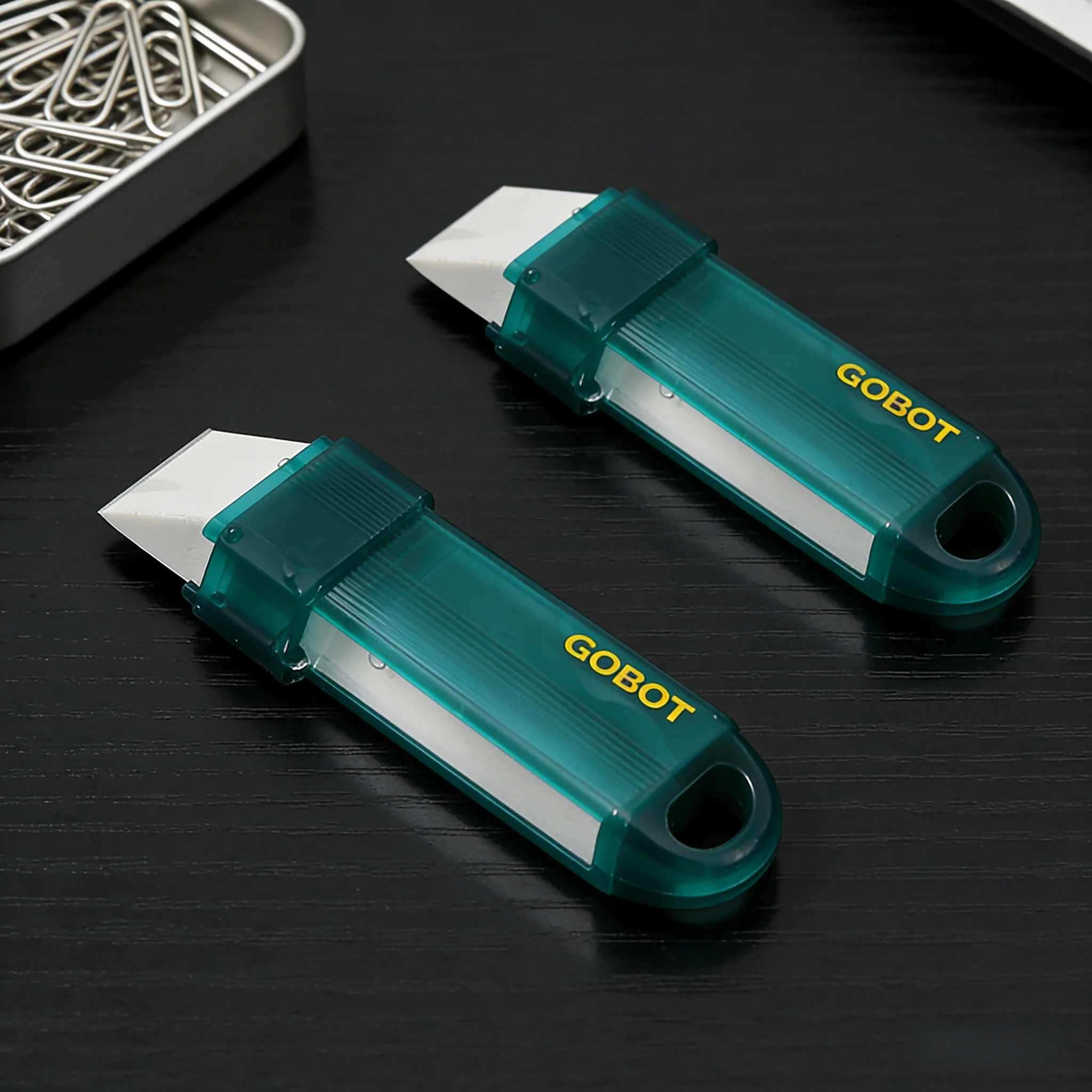 

Набор из 2 губок для чистки различных поверхностей – с двойной текстурой для бережной и интенсивной очистки посуды и столешниц.