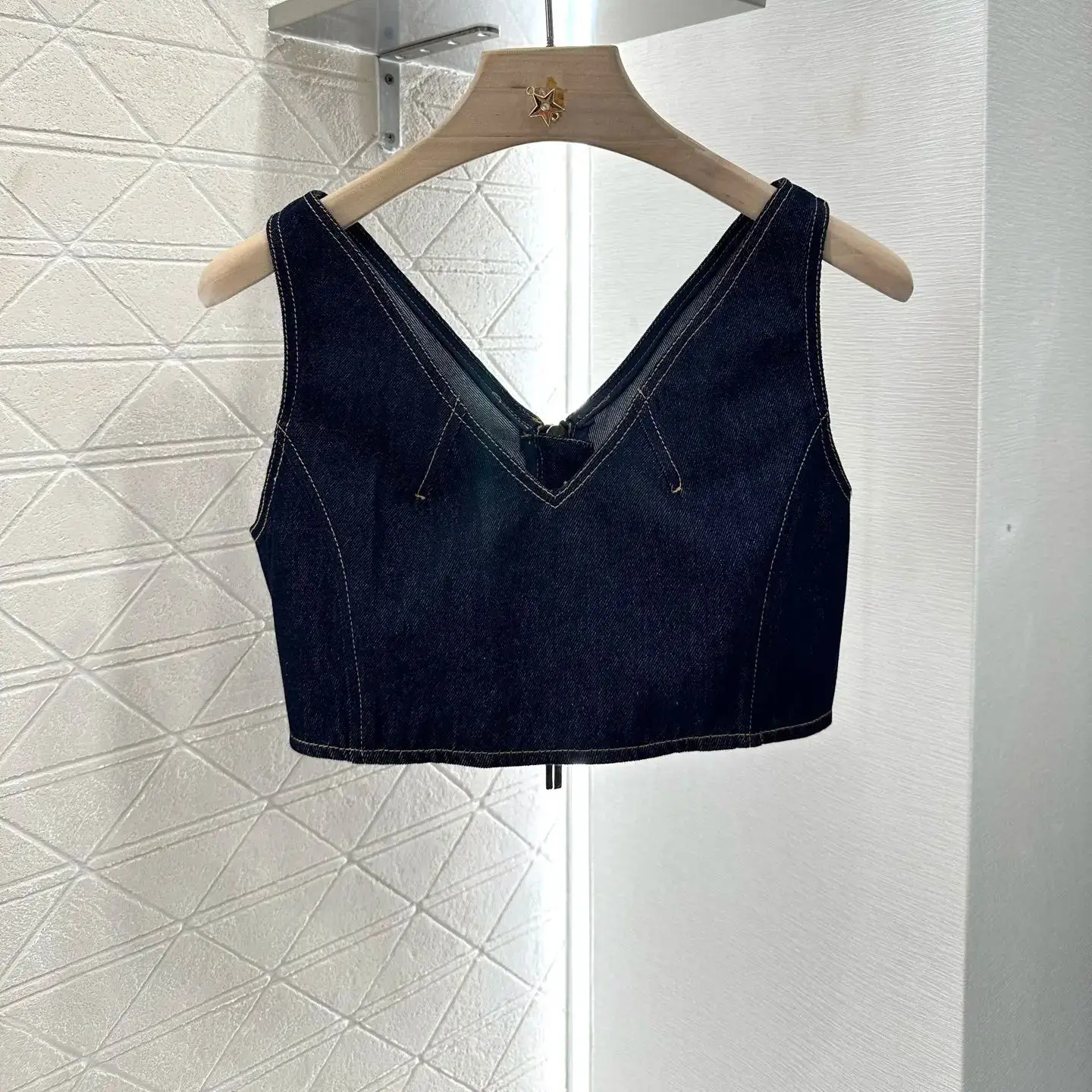 

2025 New Products On The Shelves Short Denim Vest Corset Custom Twill Cotton Denim Material Three Dimensional HX029