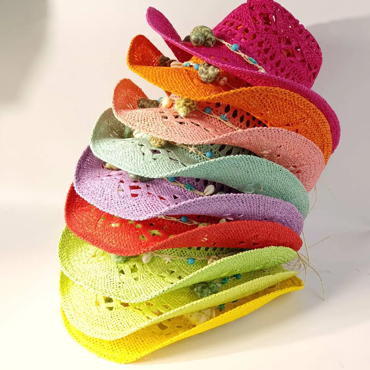 

Bohemian-style beach cowboy hat hand-woven straw hat adorned with seashells perfect for summer sun hats travel and parties 여름모자