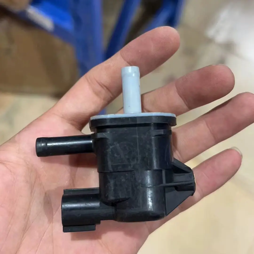 1pc 25860-0V040 Vapor Canister Purge Solenoid Valve For Toyota Camry Venza