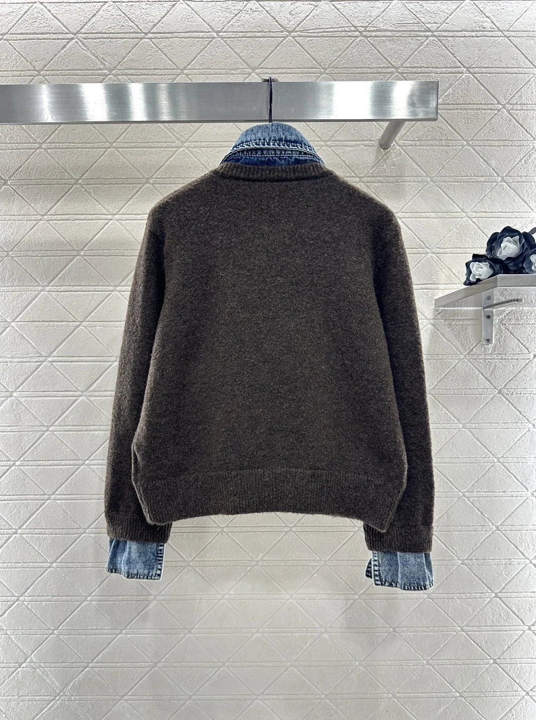 

2025 Autumn/Winter Women's Wool Knitted Denim Patchwork Collared Cardigan, Warm and Stylish T-Shirt