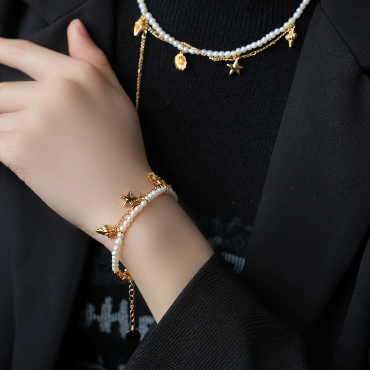 YAJUNIEL Natural Freshwater Pearl Bracelet for Women with Starfish Seashell Charms 24K Real Gold Plated Beach Theme Jewelry Gift