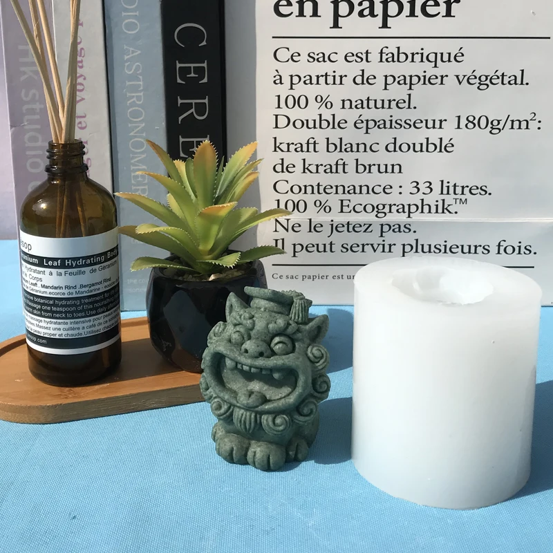 Oriental Smiling stone Lion Silicone Candle Mold Gypsum Concrete Desktop Furniture Mold Aquarium Decoration Silicone Mold