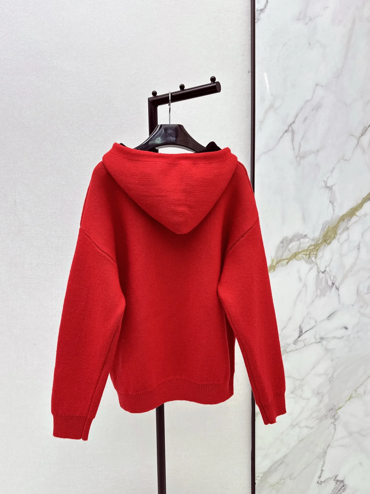 

Women's latest autumn and winter hooded contrasting loose sweater, soft and sticky knit, fluffy and airy pullover sweater