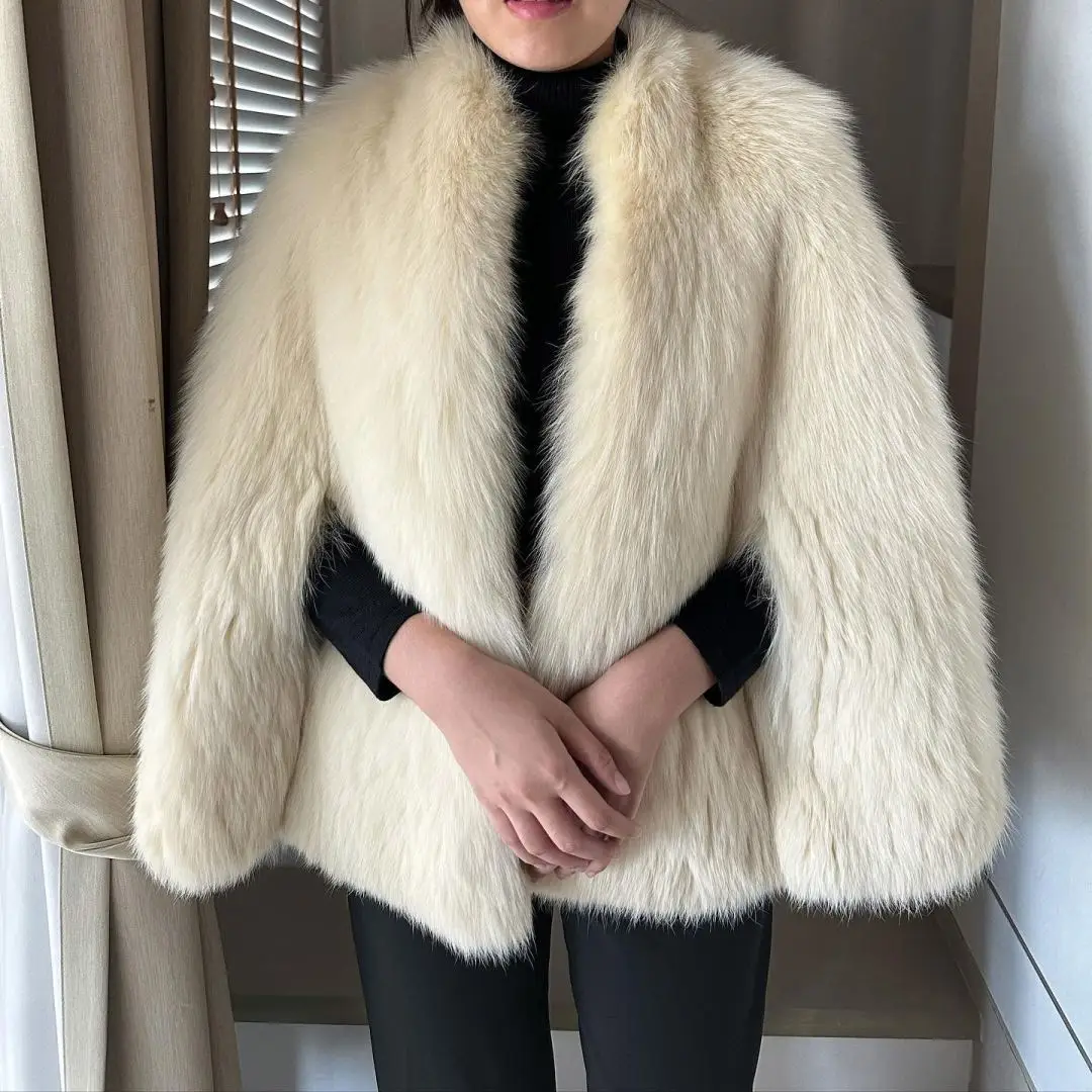 

Winter New Fashion Real Fox Fur Capes V-neck Trendy High Quality Genuine Full Pelt Fox Fur Ponchos Thick Fur Overcoats Natural