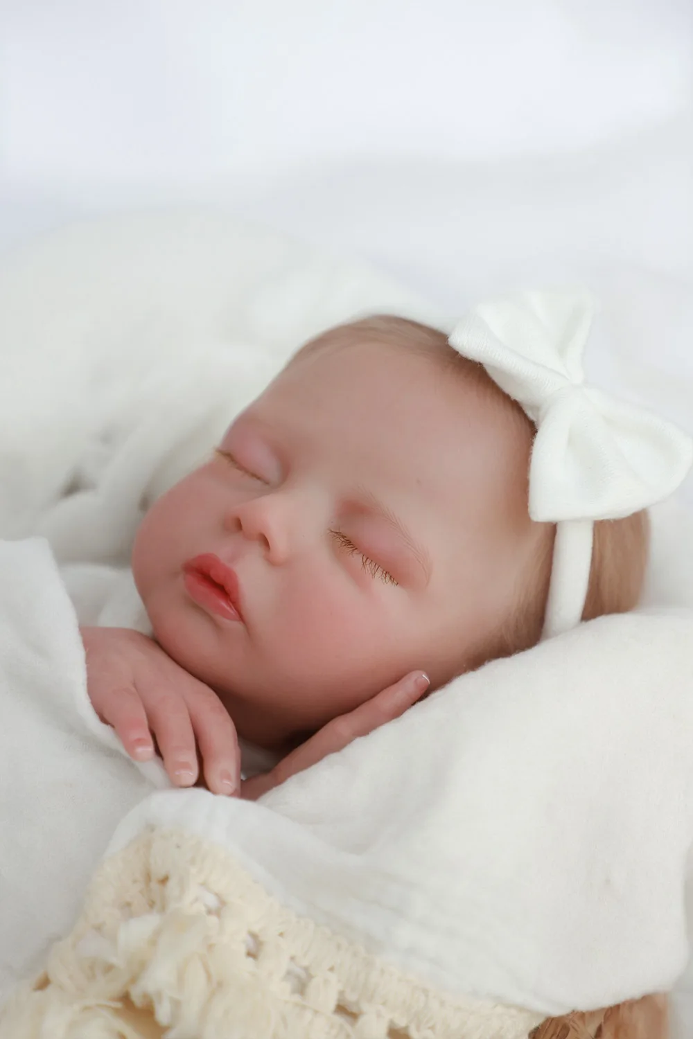 18 Inch Realistic Reborn Baby Girl Doll with Soft Cloth Body and Vinyl Limbs Sleeping Newborn Gift for Kids